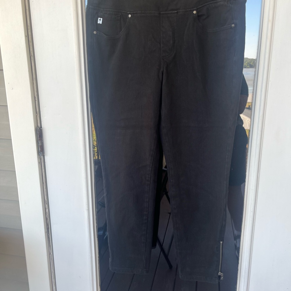 Belle by Kim Gravel Black Skinny Jeans